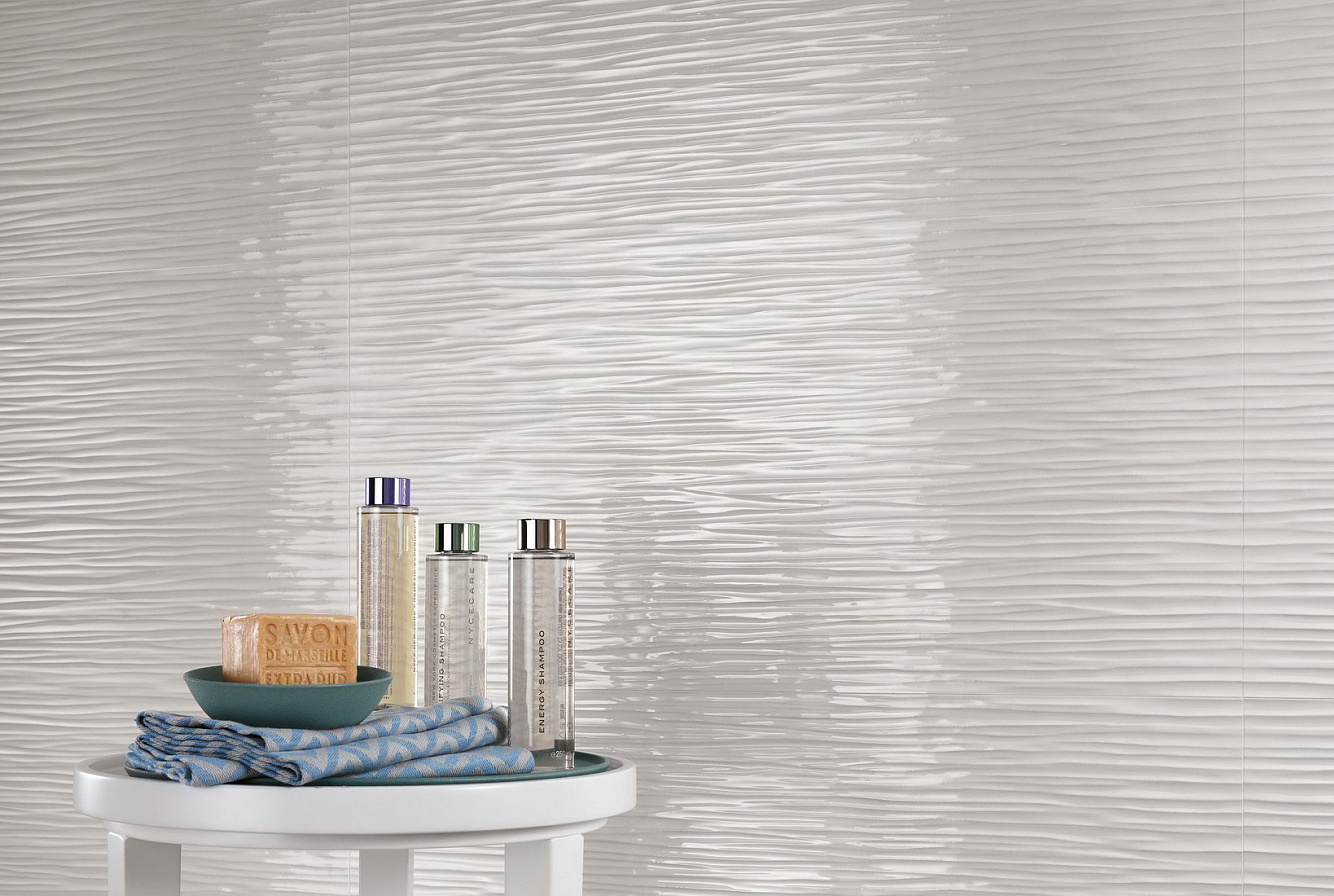 Восхитительный блеск глазури 3D WALL DESIGN рождает богатую игру бликов.